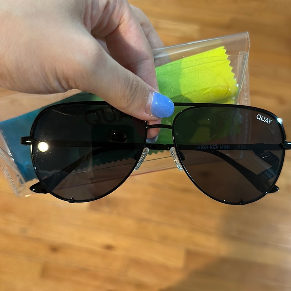 NWOT quay high key minis
